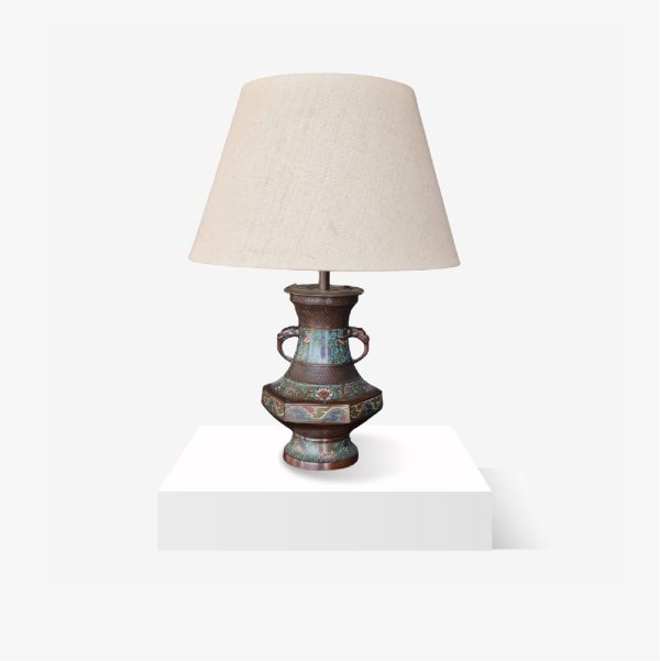 Lote 36, Jarrón de cloisonne electrificado