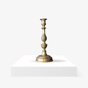 Lote 258, Par de candelabros de bronce