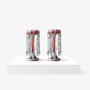 Lote 33, Par de candelabros de cristal de bohemia