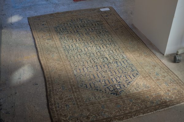 Lote 2, Alfombra caucásica