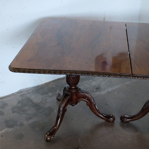 Lote 167, Mesa estilo Chippendale