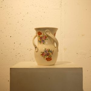 Lote 403, Florero con 3 asas