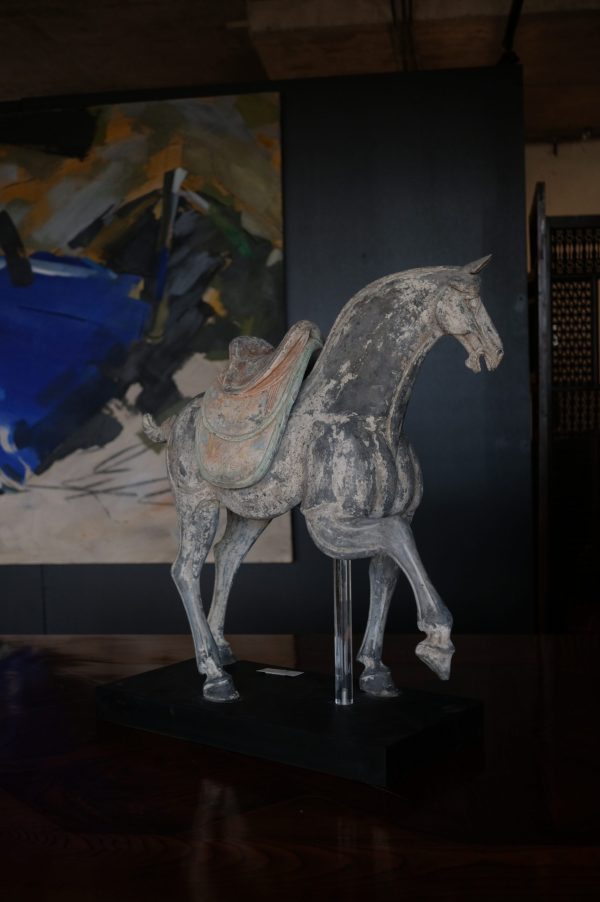 Lote 139, Par de caballos en cerámica, dinastía Tang. China (618-907 d.C)