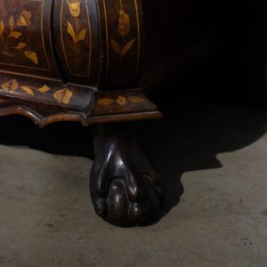 Lote 162, Mueble de alzada holandés en marquetería frutal